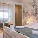 3-bedroom Sea View Terrace&parking Appartement