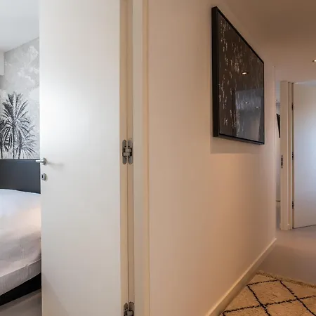 아파트 3-bedroom Sea View Terrace And Parking *