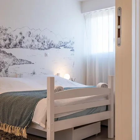 아파트 3-bedroom Sea View Terrace And Parking *