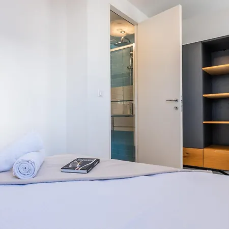 3-bedroom Sea View Terrace And Parking Appartement *