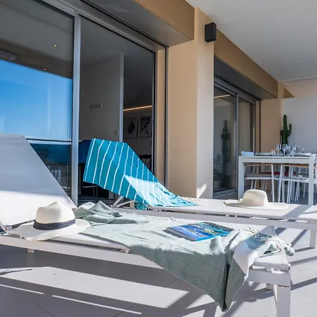 Appartement 3-bedroom Sea View Terrace And Parking