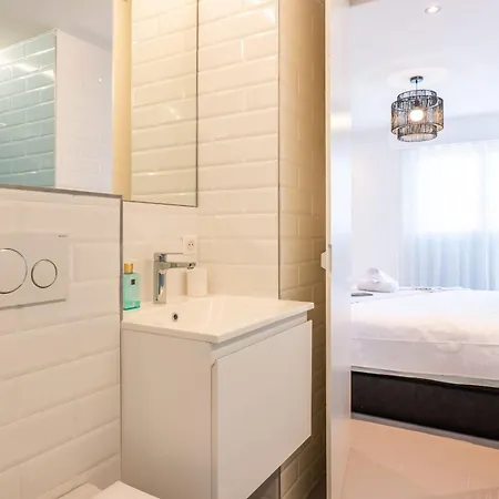 3-bedroom Sea View Terrace And Parking Appartement