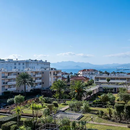 3-bedroom Sea View Terrace And Parking Appartement